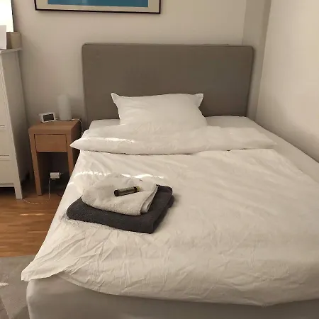 홈스테이 Grosszuegiges Mit Badezimmer In Rheinwohnung *